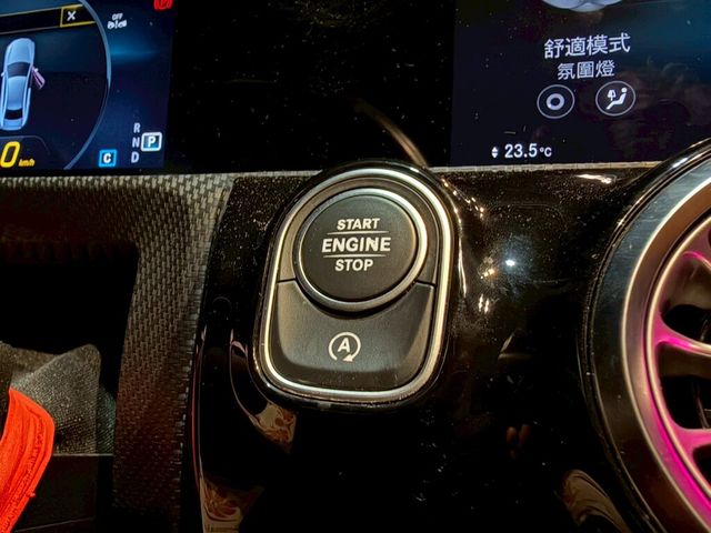 M-BENZ賓士 A180  第13張相片