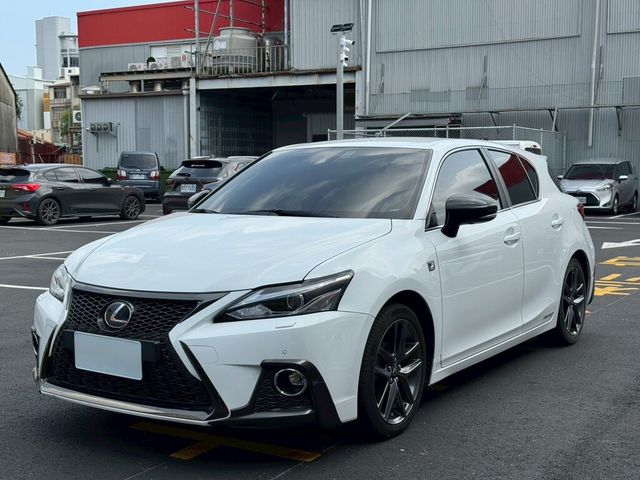 LEXUS凌志 CT200H  第1張相片
