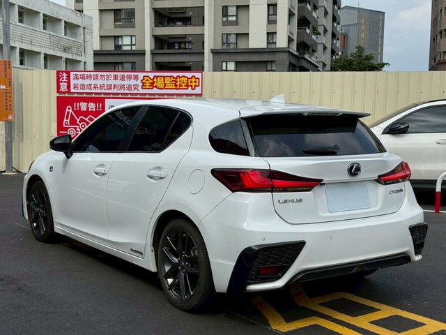 LEXUS凌志 CT200H  第4張相片