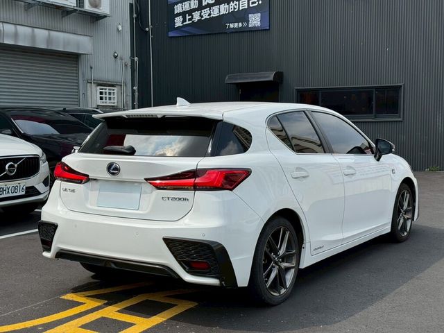 LEXUS凌志 CT200H  第6張相片