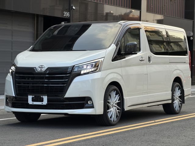 TOYOTA豐田 GRANVIA  第1張相片