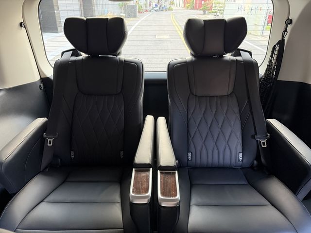 TOYOTA豐田 GRANVIA  第13張相片