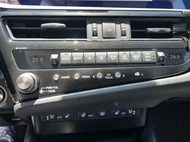 LEXUS凌志 ES300H  第12張相片