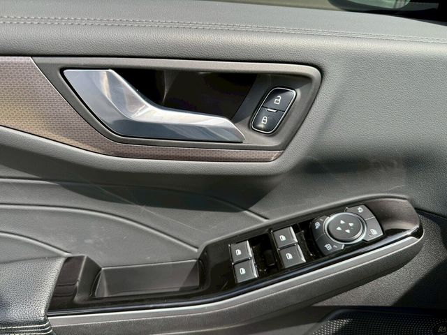 FORD福特 KUGA  第9張相片