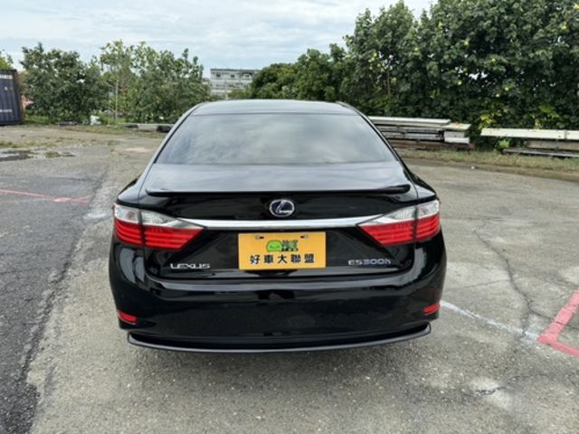 LEXUS凌志 ES300H  第4張相片