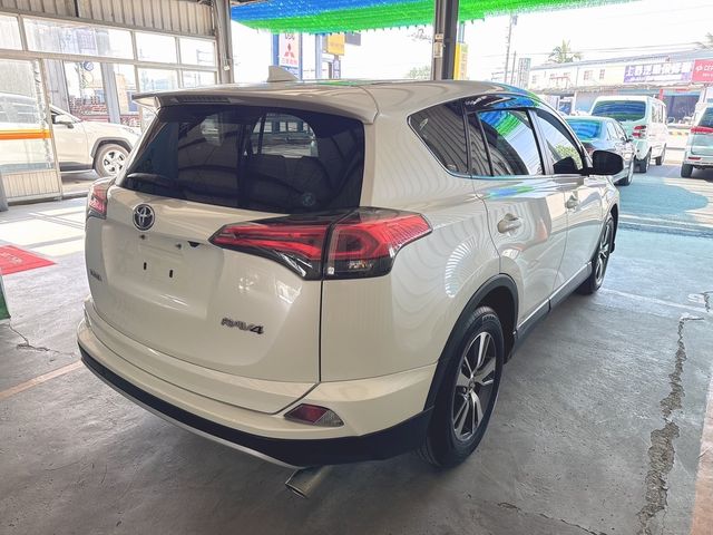 TOYOTA豐田 RAV4  第2張相片