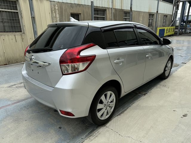 TOYOTA豐田 YARIS  第2張相片
