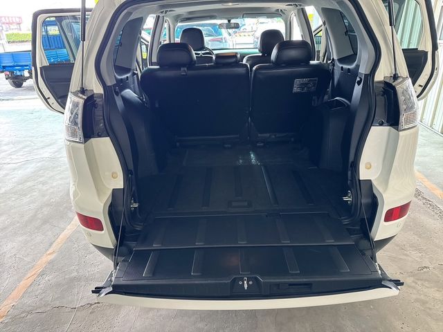 MITSUBISHI三菱 OUTLANDER  第11張相片