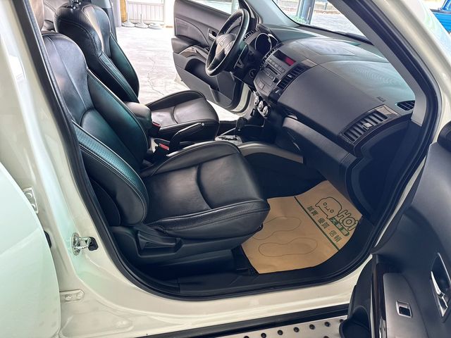 MITSUBISHI三菱 OUTLANDER  第12張相片