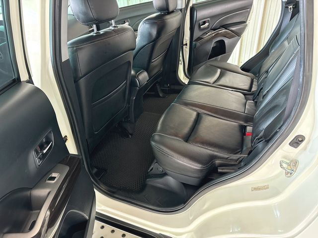 MITSUBISHI三菱 OUTLANDER  第14張相片