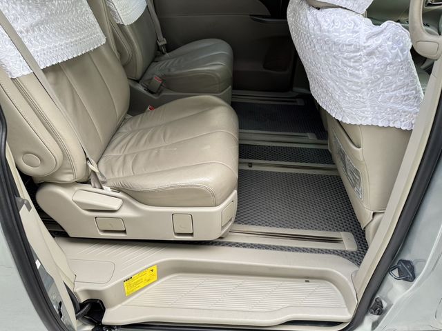 TOYOTA豐田 PREVIA  第15張相片