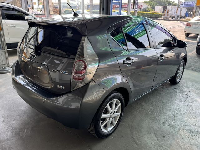 TOYOTA豐田 PRIUS C  第2張相片