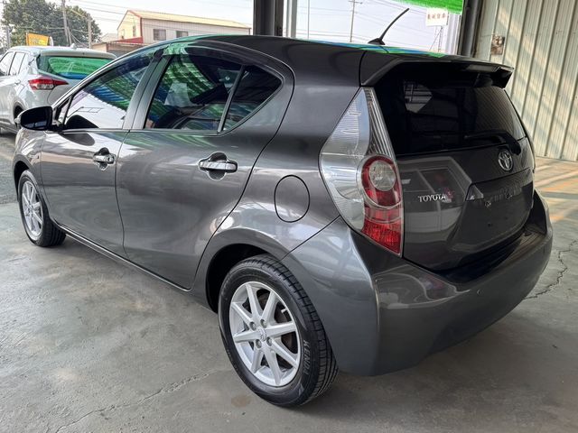 TOYOTA豐田 PRIUS C  第8張相片