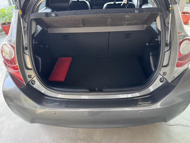 TOYOTA豐田 PRIUS C  第9張相片