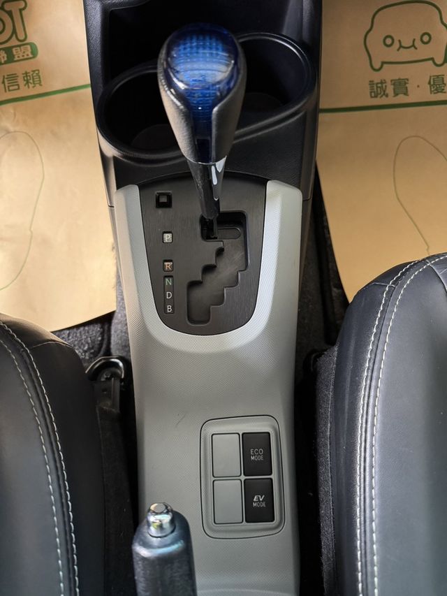 TOYOTA豐田 PRIUS C  第10張相片