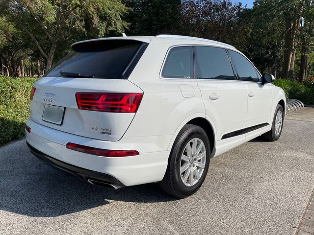 AUDI奧迪 Q7  第13張相片
