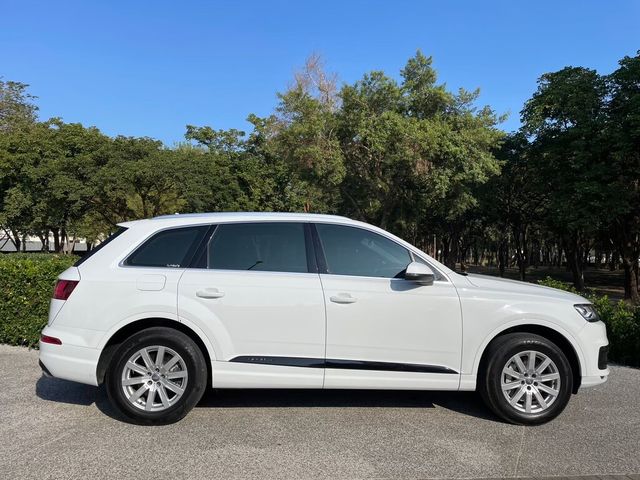 AUDI奧迪 Q7  第15張相片