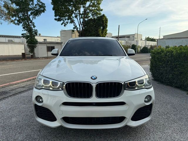 BMW寶馬 X4 XDRIVE20I  第2張相片