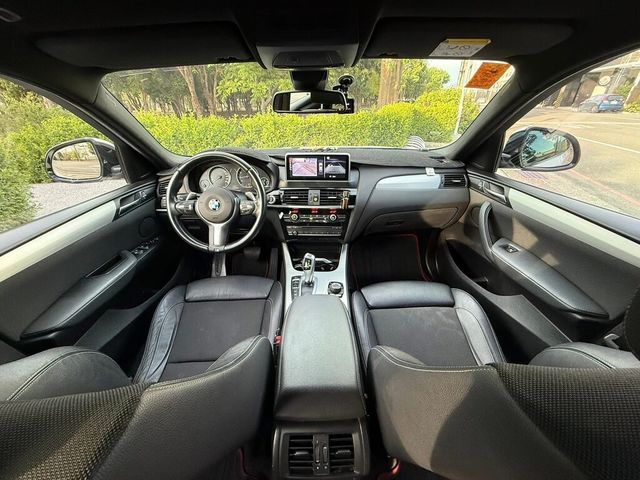 BMW寶馬 X4 XDRIVE20I  第4張相片