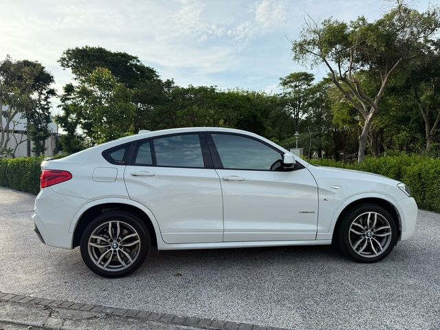 BMW寶馬 X4 XDRIVE20I  第8張相片