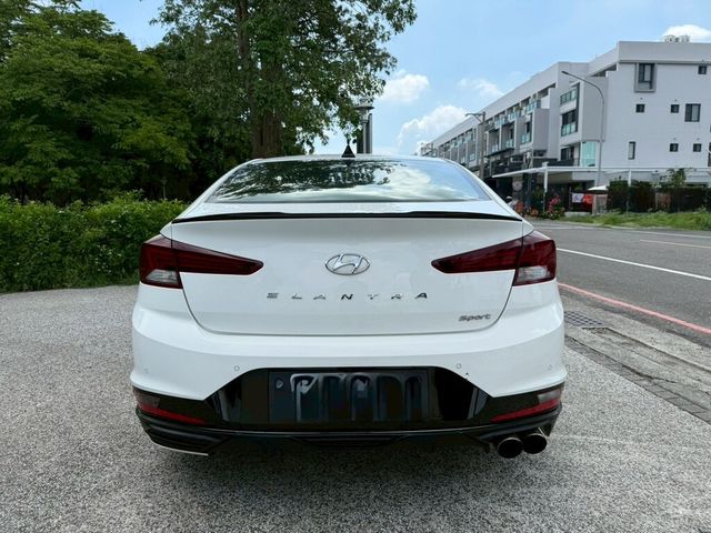 HYUNDAI現代 ELANTRA  第11張相片