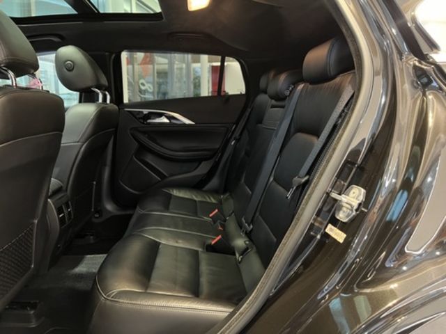 INFINITI無限 Q30  第7張相片