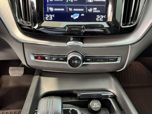 VOLVO富豪 XC60  第10張相片