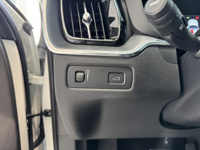 VOLVO富豪 XC60  第13張相片