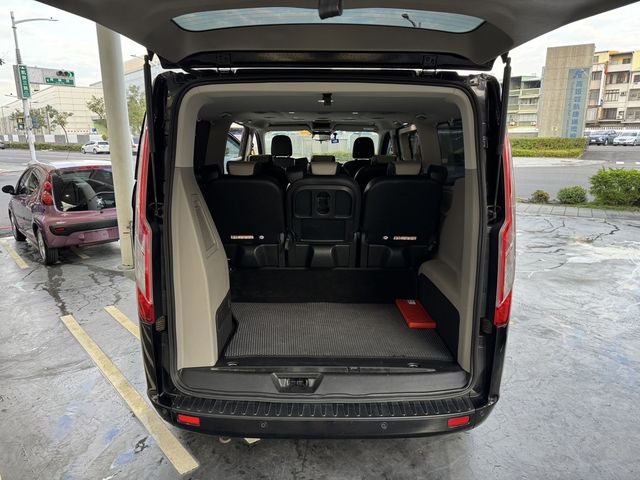 FORD福特 TOURNEO CUSTOM  第3張相片