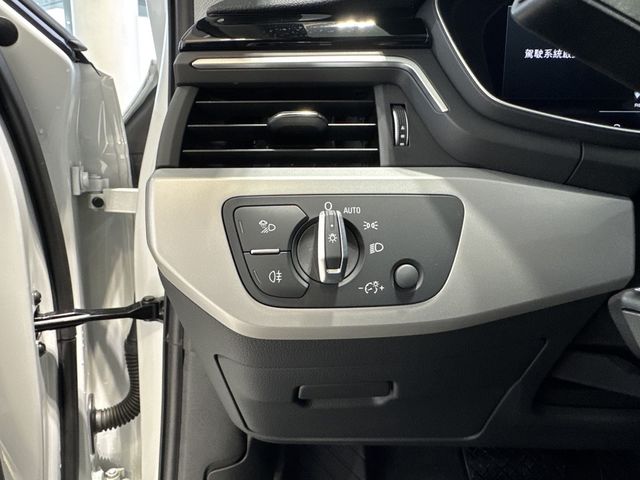 AUDI奧迪 A4 AVANT  第14張相片