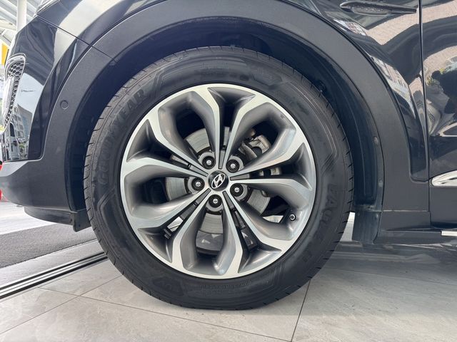 HYUNDAI現代 SANTA FE  第4張相片