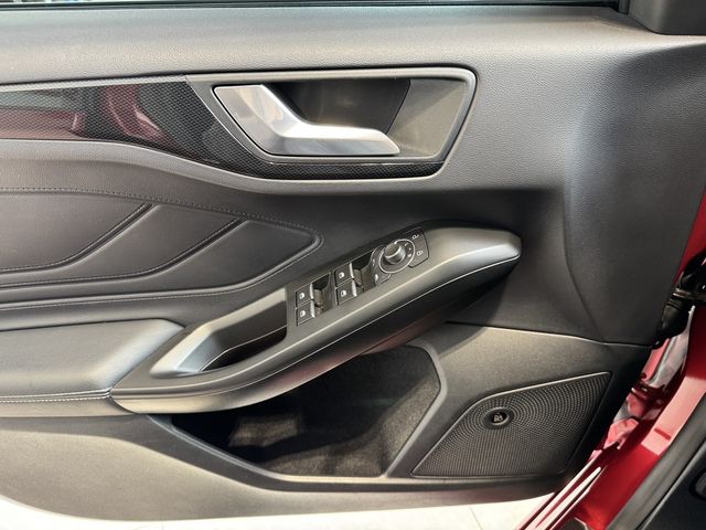 FORD福特 FOCUS WAGON  第13張相片
