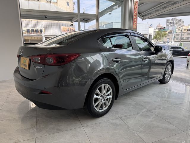 MAZDA馬自達 MAZDA 3  第2張相片