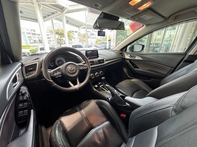 MAZDA馬自達 MAZDA 3  第8張相片