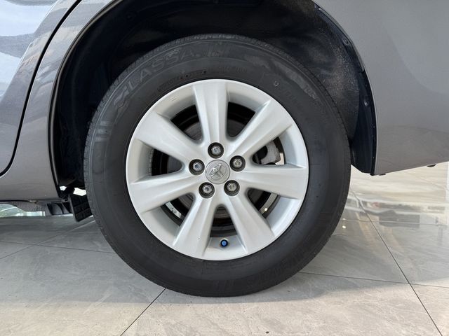 TOYOTA豐田 ALTIS  第3張相片