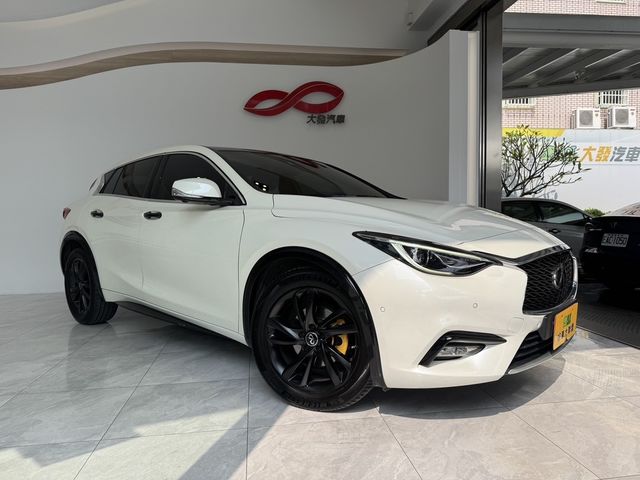 INFINITI無限 Q30  第1張相片