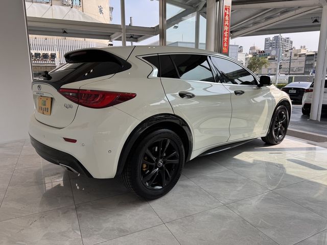 INFINITI無限 Q30  第3張相片