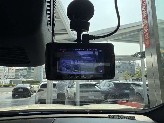 INFINITI無限 Q30  第25張相片
