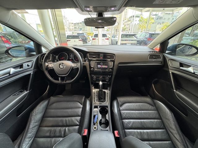 VOLKSWAGEN福斯 GOLF VARIANT  第9張相片