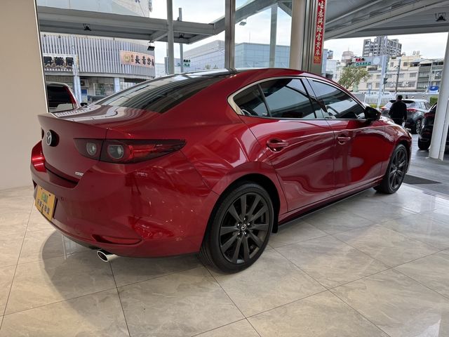 MAZDA馬自達 MAZDA 3  第2張相片