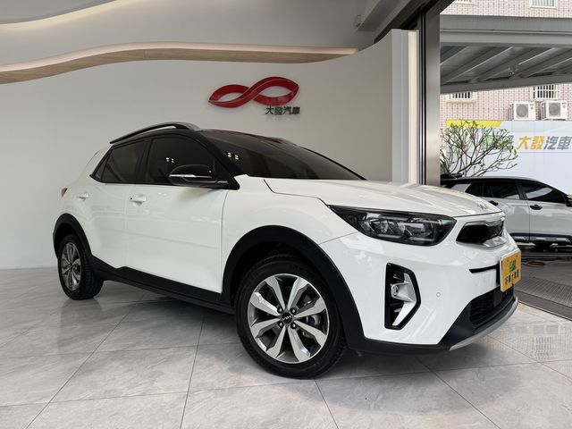 KIA起亞 STONIC  第1張相片
