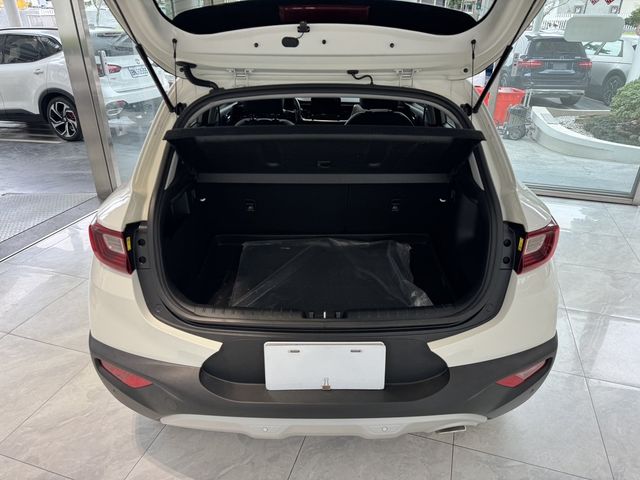 KIA起亞 STONIC  第18張相片