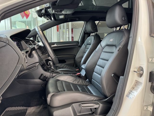 VOLKSWAGEN福斯 GOLF VARIANT  第8張相片