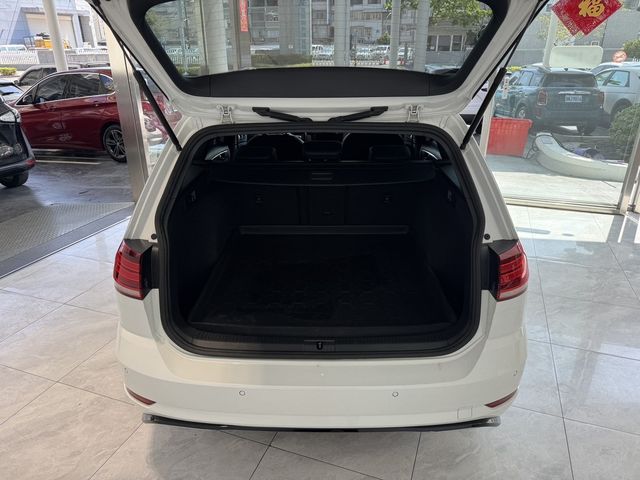 VOLKSWAGEN福斯 GOLF VARIANT  第17張相片