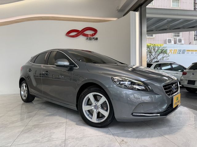 VOLVO富豪 V40  第1張相片