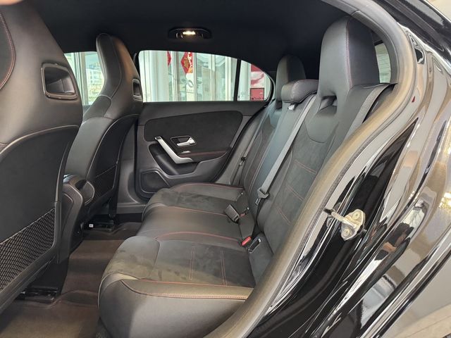 M-BENZ賓士 A180  第7張相片