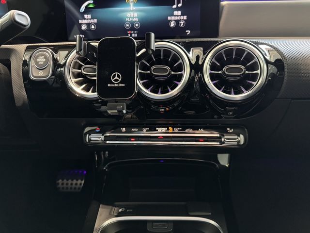 M-BENZ賓士 A180  第11張相片