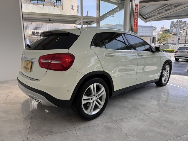 M-BENZ賓士 GLA200  第2張相片