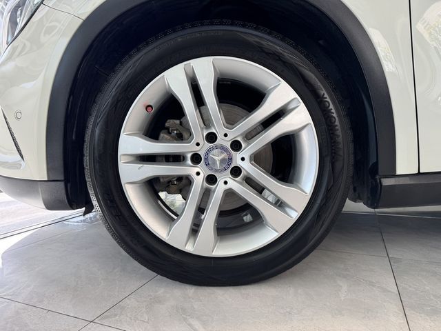 M-BENZ賓士 GLA200  第3張相片