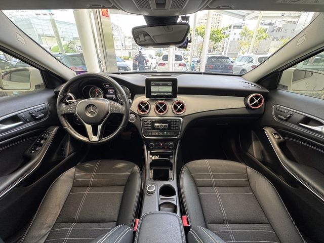 M-BENZ賓士 GLA200  第5張相片